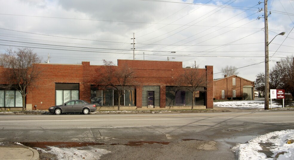 660 Virginia Ave, Indianapolis, IN à vendre - Photo du bâtiment - Image 2 de 23