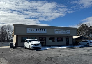 1109 Jennings Ave, Seneca, SC for lease Interior Photo- Image 2 of 12