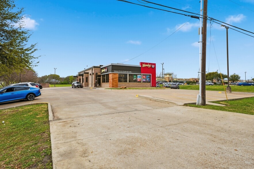 1417 Hewitt Dr, Woodway, TX à vendre - Photo du bâtiment - Image 3 de 6