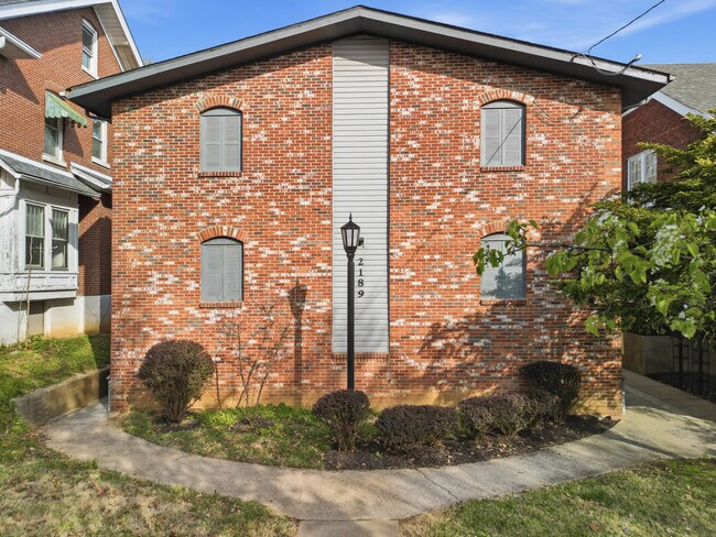 Plus de détails pour 2189 Baringer Ave, Louisville, KY - Multi-résidentiel à vendre