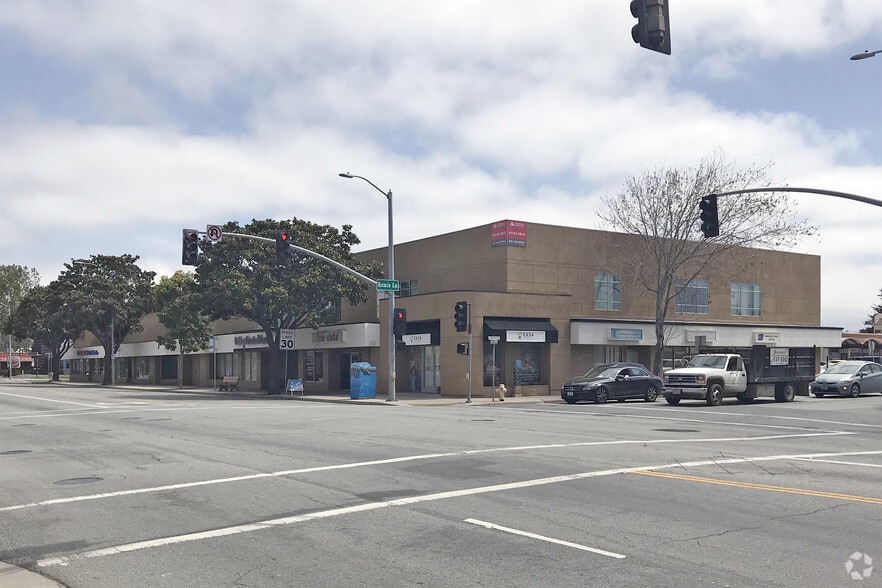 945 S Main St, Salinas, CA for lease - Primary Photo - Image 1 of 5