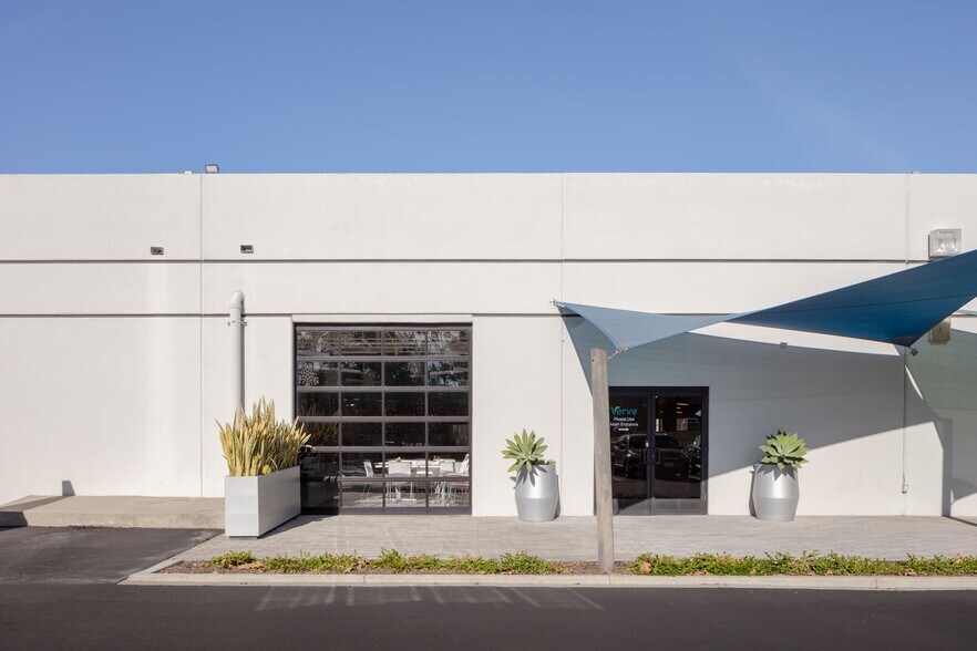 10965-10967 Via Frontera, San Diego, CA à louer - Photo du bâtiment - Image 2 de 9