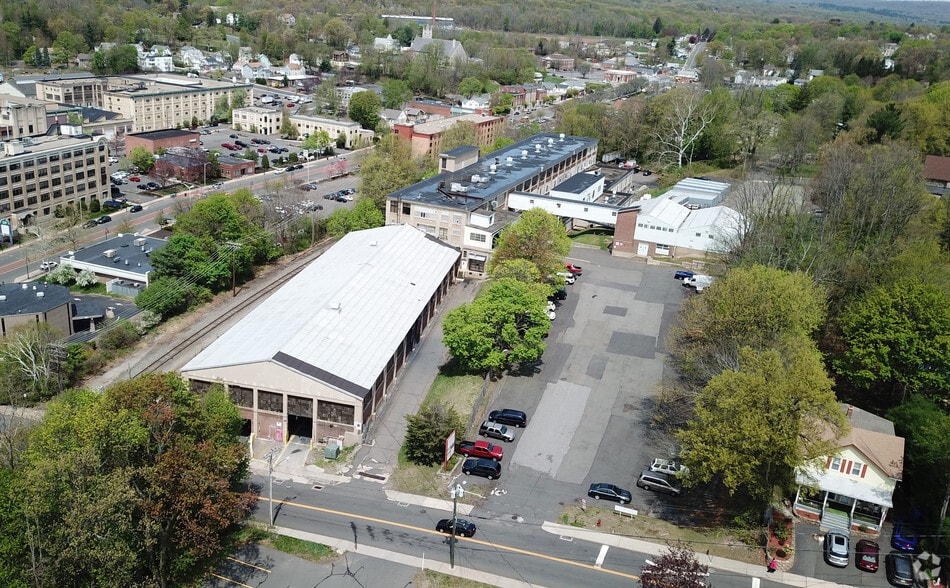 135-153 Center St, Bristol, CT for lease - Aerial - Image 3 of 9