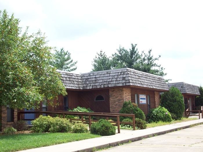 4224 Lincolnshire Dr, Mount Vernon, IL for sale Primary Photo- Image 1 of 2