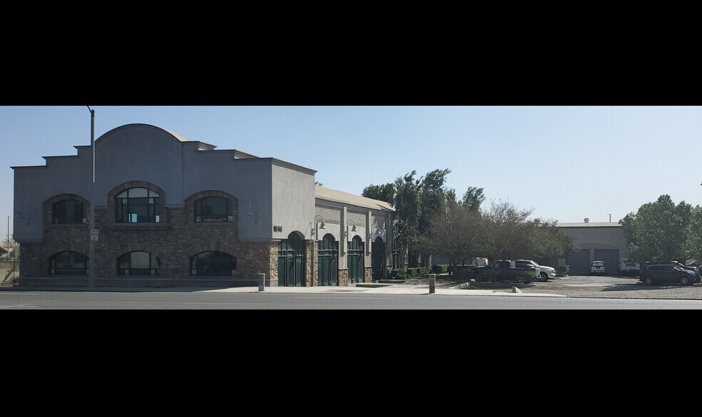 1614 E Holt Blvd, Ontario, CA à louer - Photo du bâtiment - Image 2 de 7