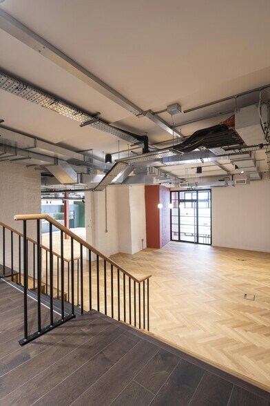 18 Clerkenwell Clos, Londres à louer - Photo du bâtiment - Image 3 de 16