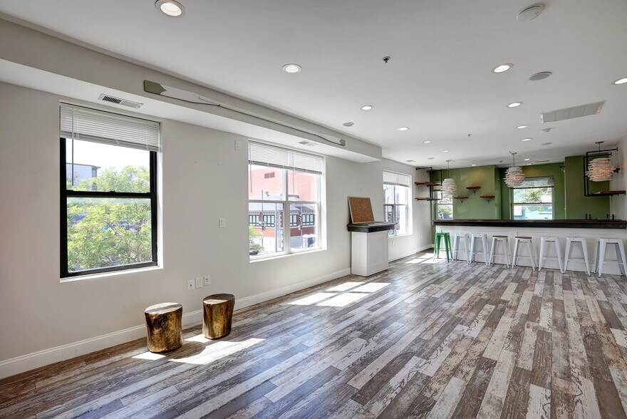 2827 Sherman Ave NW, Washington, DC à louer - Photo du bâtiment - Image 2 de 17