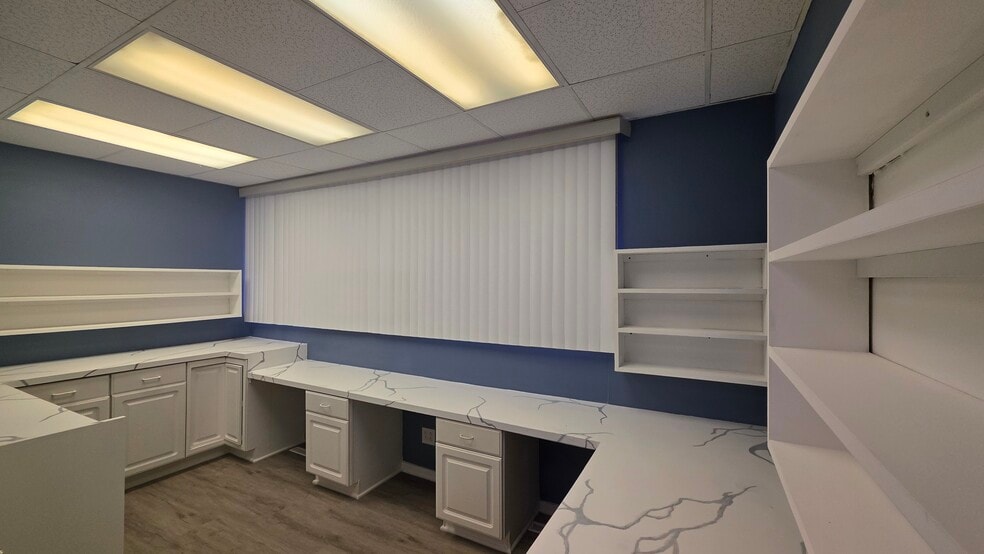 243 Southbound Gratiot Ave, Mount Clemens, MI for sale - Building Photo - Image 3 of 7