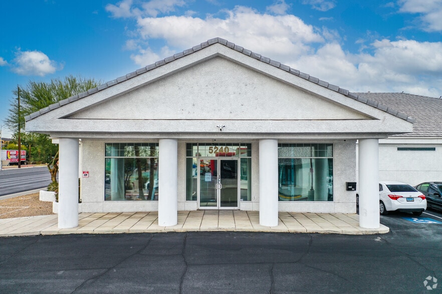 5240 W Charleston Blvd, Las Vegas, NV for sale - Building Photo - Image 2 of 16