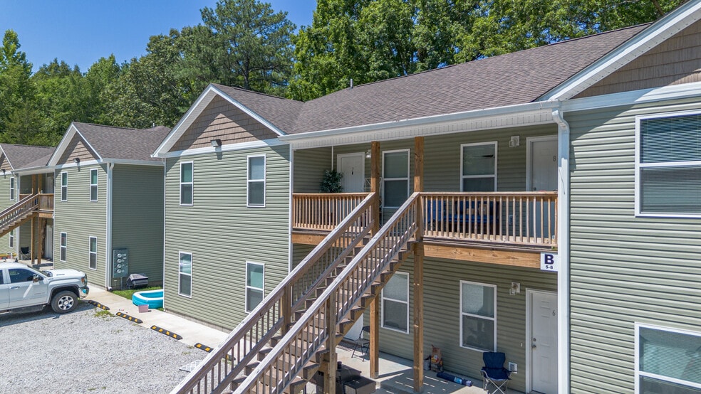 21 Lost Ln, McEwen, TN for sale - Building Photo - Image 2 of 33