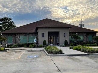 More details for 4518 N Main St, Baytown, TX - Office for Lease