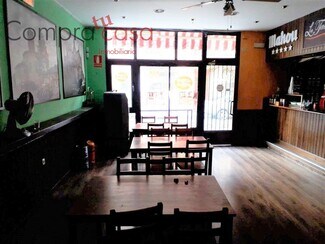 Plus de détails pour Multi-résidentiel à vendre