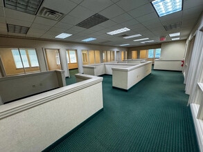 845 Commerce Dr, Perrysburg, OH for lease Interior Photo- Image 2 of 7