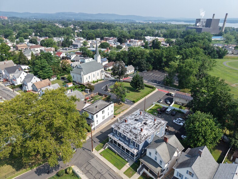 57-59 Sharp St, Haverstraw, NY à vendre - Photo du bâtiment - Image 2 de 54