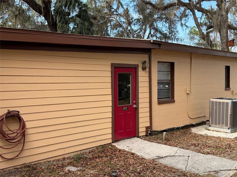 6505 SW 13th St, Gainesville, FL à louer - Photo du bâtiment - Image 3 de 10
