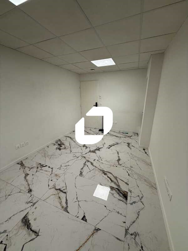 Office in Conflans-Sainte-Honorine for lease Interior Photo- Image 1 of 6