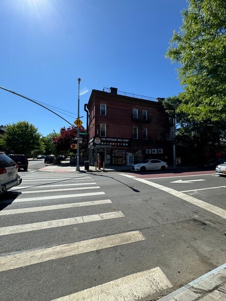 293 Putnam, Brooklyn, NY for lease - Building Photo - Image 3 of 5