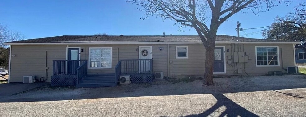 1520 D St, Floresville, TX for sale - Building Photo - Image 3 of 11
