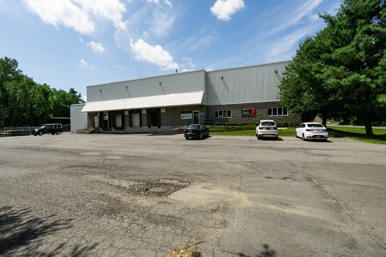 4253 Albany St, Albany, NY for lease Building Photo- Image 1 of 10