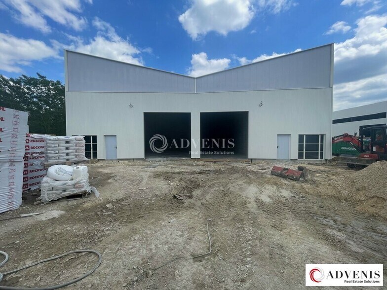 Avenue Lafontaine, Carbon-Blanc for sale - Building Photo - Image 1 of 10