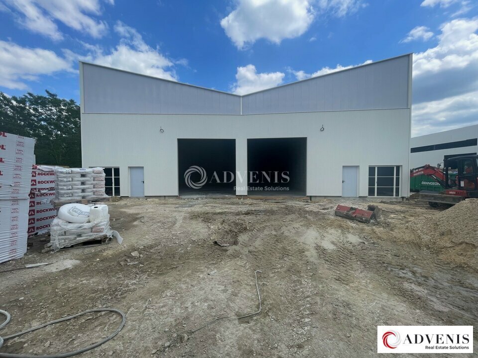 Avenue Lafontaine, Carbon-Blanc for sale Building Photo- Image 1 of 11