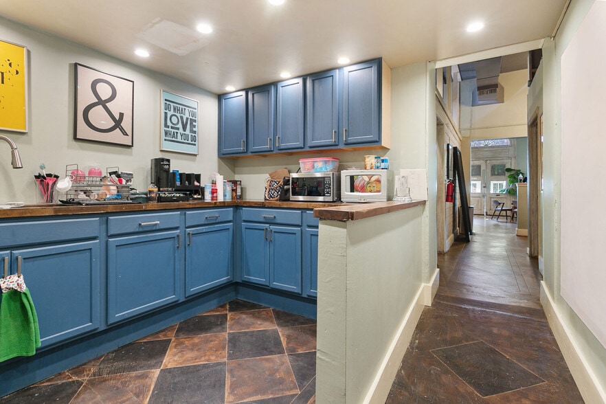 8025 Maple St, New Orleans, LA for sale - Interior Photo - Image 3 of 4