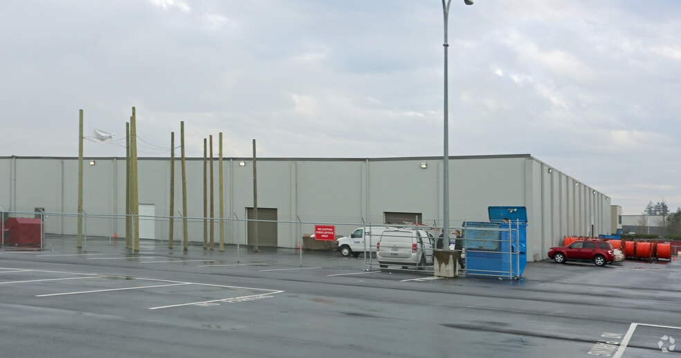 13120 76th Ave, Surrey, BC for lease - Building Photo - Image 3 of 5