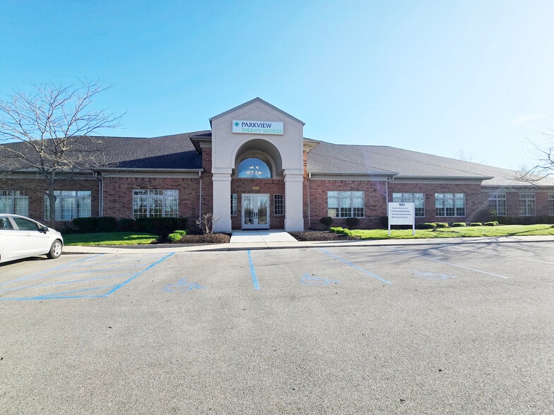 1001 Chestnut Hills Pky, Fort Wayne, IN for lease - Primary Photo - Image 1 of 4