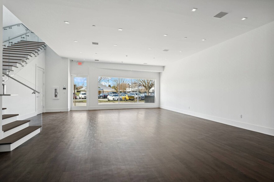 30 Park Place, East Hampton, NY for sale - Interior Photo - Image 3 of 17