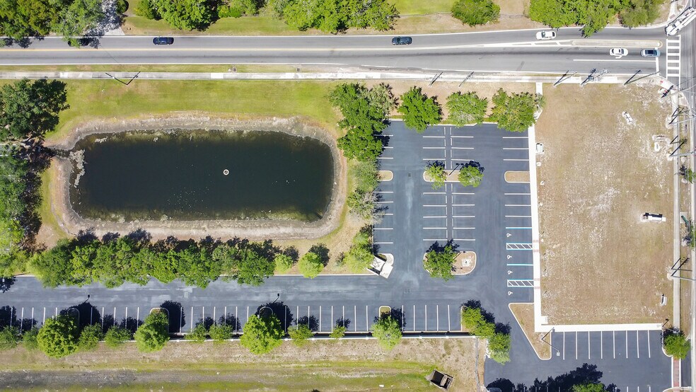 9048 University Blvd, Orlando, FL à vendre - Aérien - Image 2 de 9