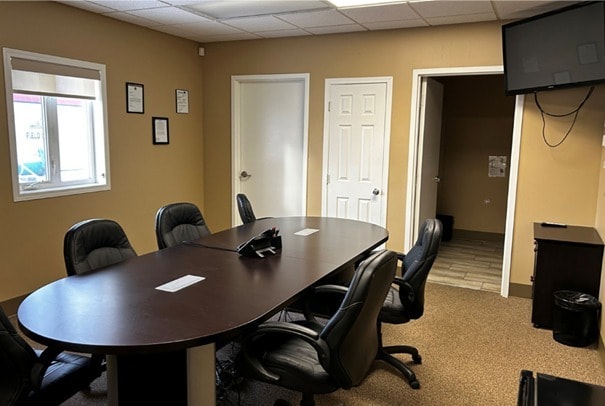 338 Industrial Dr, Regina, SK for sale - Interior Photo - Image 2 of 4