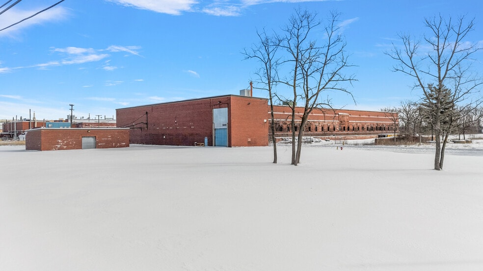 2543 Wills St, Marysville, MI for lease - Building Photo - Image 2 of 6