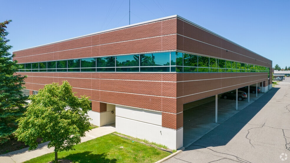 28300 Orchard Lake Rd, Farmington Hills, MI à louer - Photo du bâtiment - Image 3 de 7