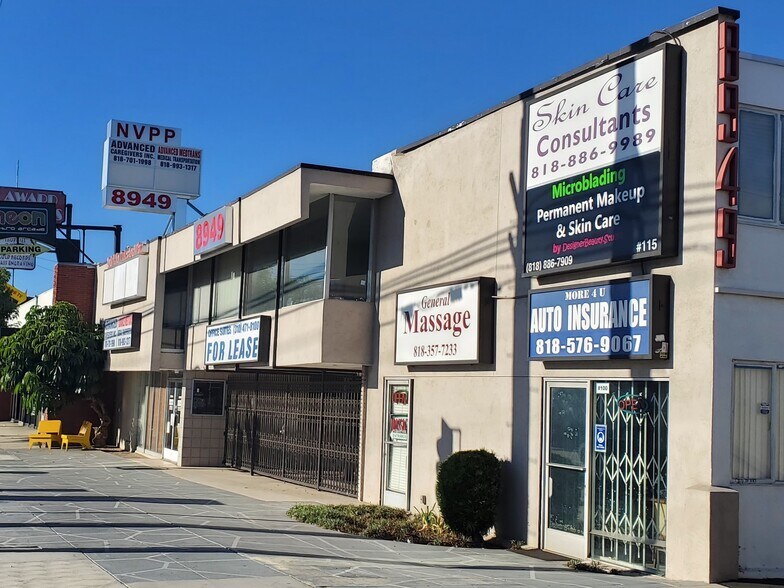 8949 Reseda Blvd, Northridge, CA à louer - Photo du bâtiment - Image 3 de 5