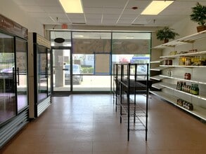 33-193 S Rand Rd, Lake Zurich, IL à louer Photo intérieure- Image 2 de 4