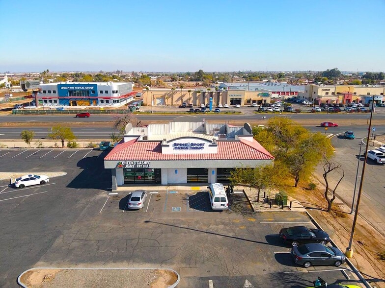 1602 N Imperial Ave, El Centro, CA for sale - Primary Photo - Image 1 of 26