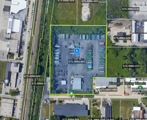 2024 E Birchwood, Cudahy, WI à louer - Photo du bâtiment - Image 2 de 16