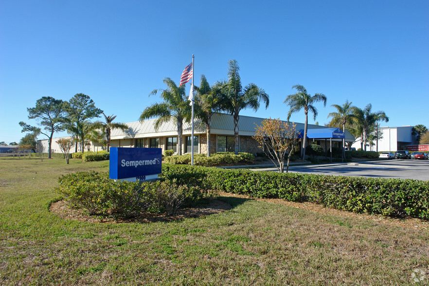 13900 N 49th St, Clearwater, FL à vendre - Photo du bâtiment - Image 1 de 5