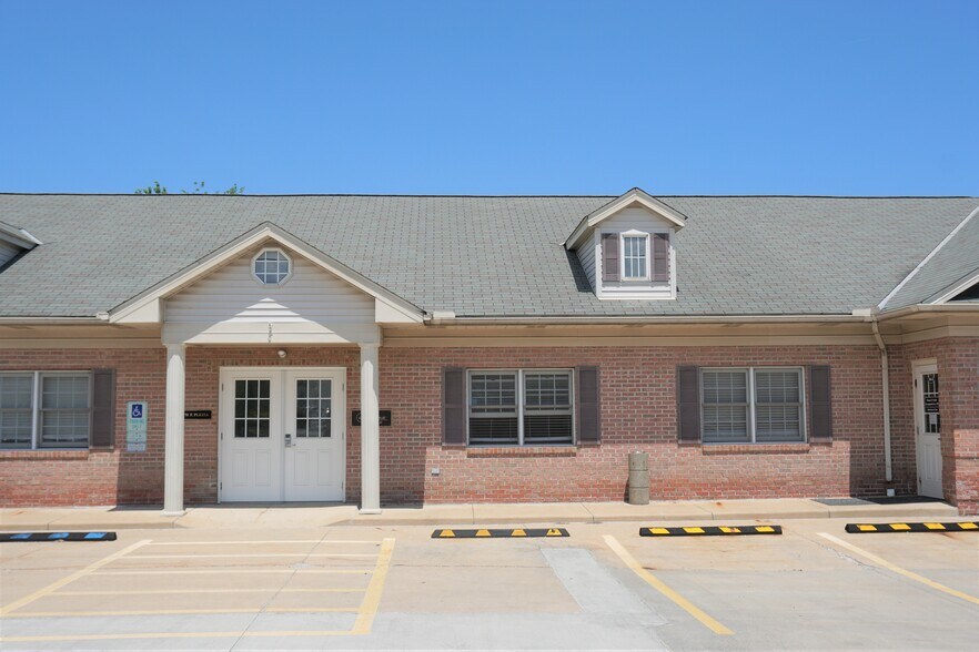 160 Cleveland St, Elyria, OH for sale - Building Photo - Image 3 of 15