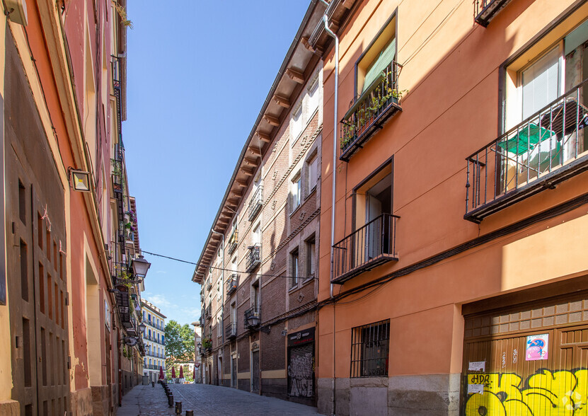 Multi-résidentiel dans Madrid, MAD à vendre - Photo du bâtiment - Image 2 de 2