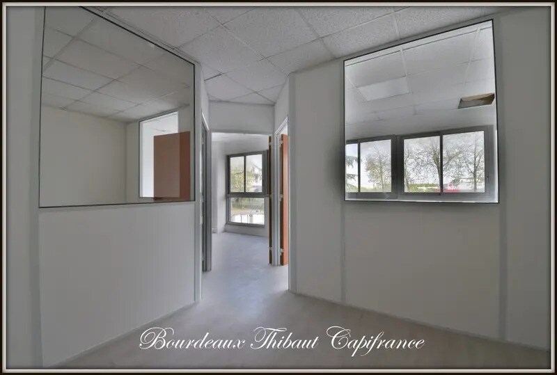 Bureau dans Trappes à louer Photo intérieure- Image 1 de 3