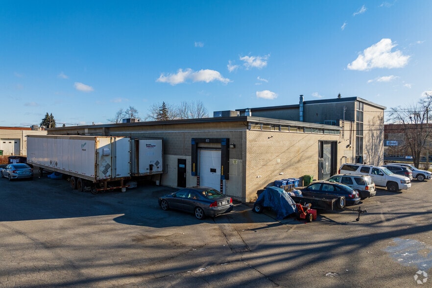 271 Av Labrosse, Pointe-claire, QC à louer - Photo du bâtiment - Image 3 de 4