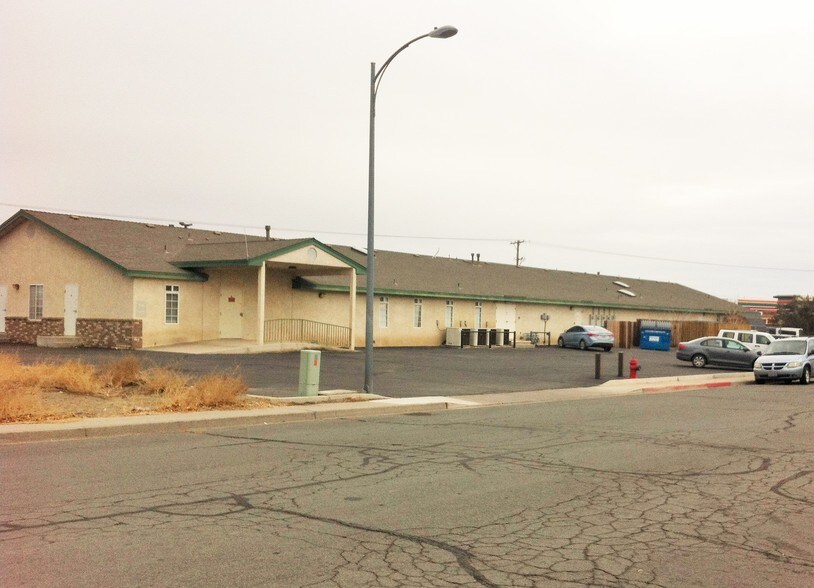 805 E Main St, Fernley, NV à vendre - Photo du bâtiment - Image 3 de 9