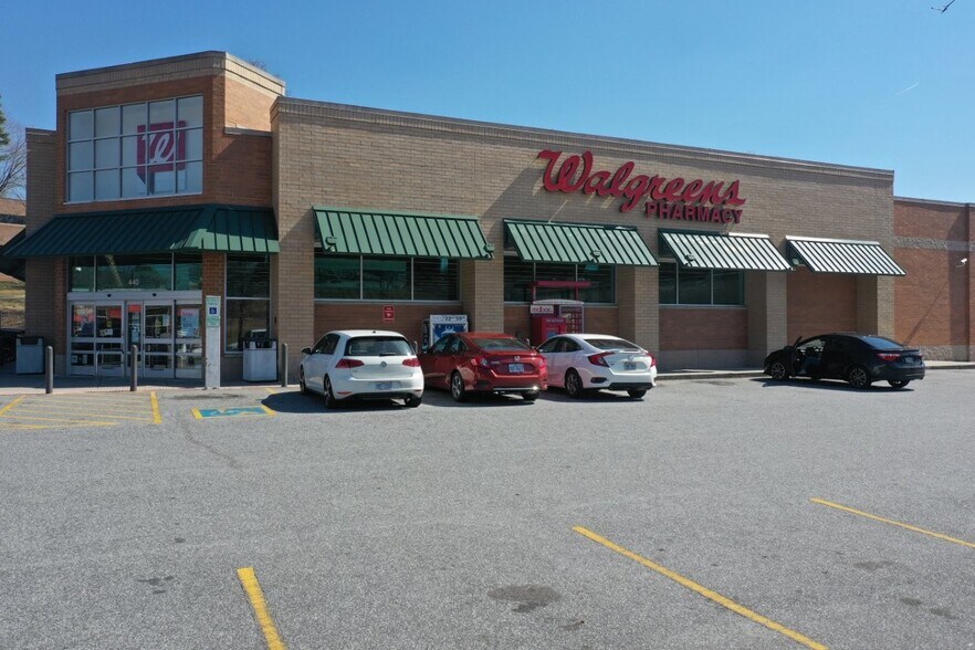 440 Blowing Rock Blvd, Lenoir, NC for sale - Building Photo - Image 2 of 8