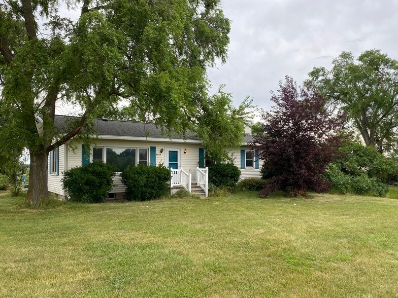 7075 E M-72, Williamsburg, MI for sale - Primary Photo - Image 1 of 44