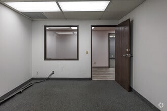 17315 Studebaker Rd, Cerritos, CA à louer Photo intérieure- Image 2 de 6