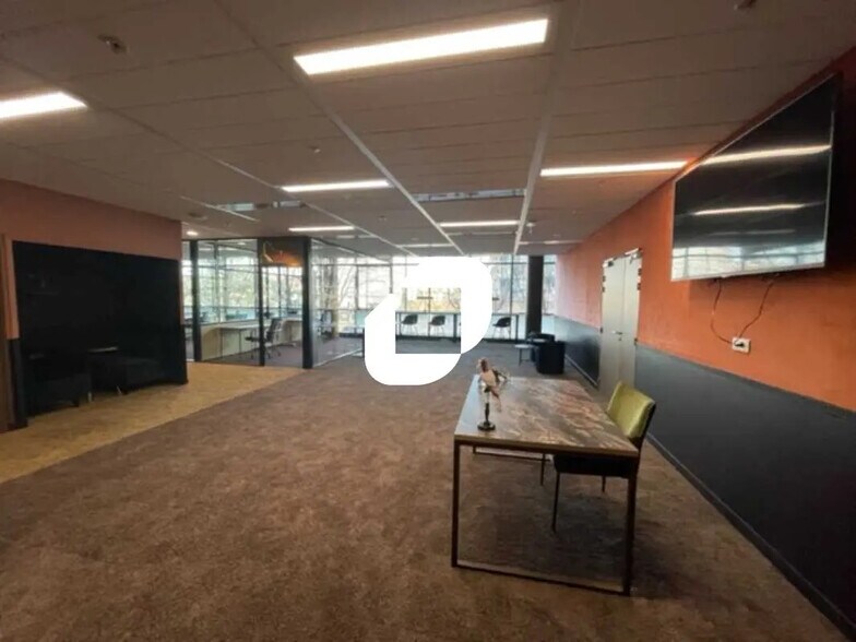 Bureau dans Montrouge à louer - Photo du bâtiment - Image 2 de 18