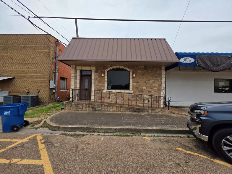 315 N Sherman St, Mexia, TX for sale - Building Photo - Image 1 of 7
