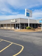 581-621 Old Hickory Blvd, Jackson, TN for lease Building Photo- Image 1 of 3