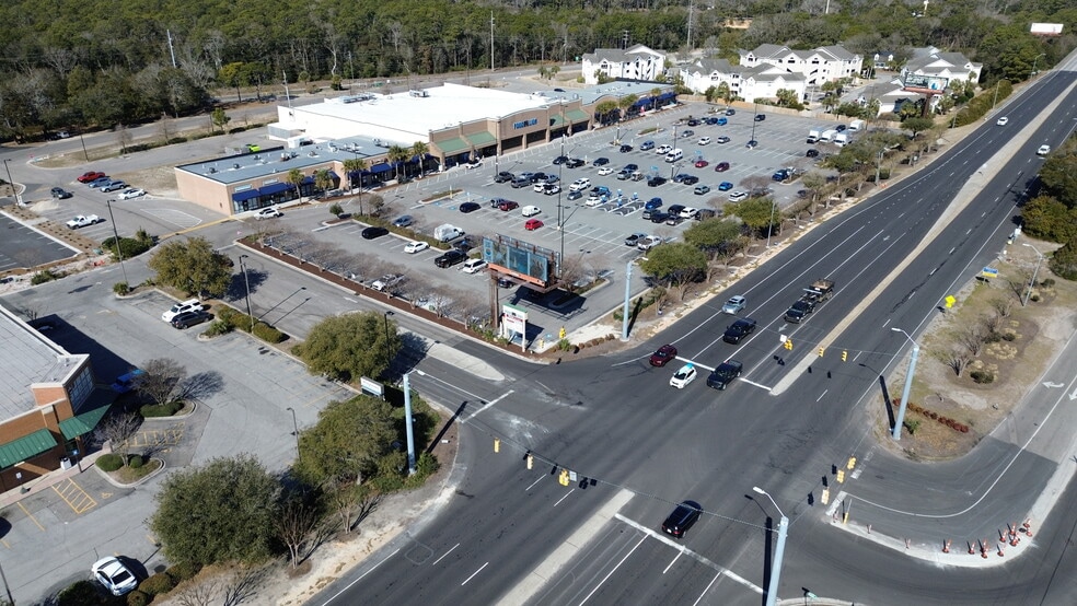 1341-1401 N Lake Park Blvd, Carolina Beach, NC for lease - Building Photo - Image 3 of 14
